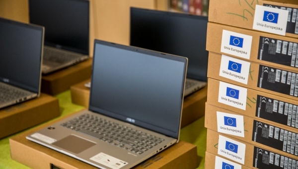 Nowe komputery dla kształcących się zawodowo w powiecie brzeskim